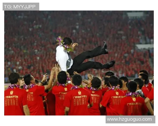 切尔西战胜巴黎夺冠成就超级大满贯俱乐部历史新篇章