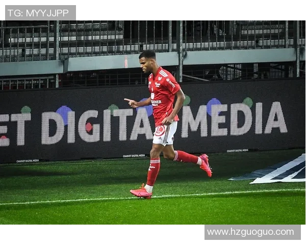 法甲精彩对决布雷斯特主场全力争胜朗斯客场力求逆袭