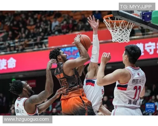 CBA精彩对决广州朗肽海本迎战新疆伊力特全力争胜之战